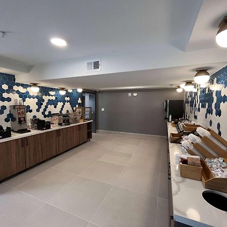 La Quinta Inn By Wyndham Columbia Ne Fort Jackson المظهر الخارجي الصورة