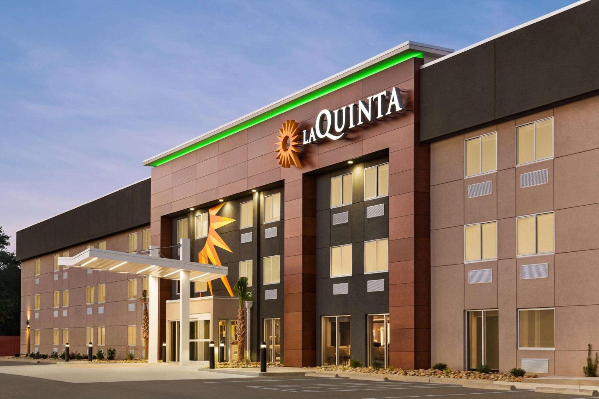 La Quinta Inn By Wyndham Columbia Ne Fort Jackson المظهر الخارجي الصورة