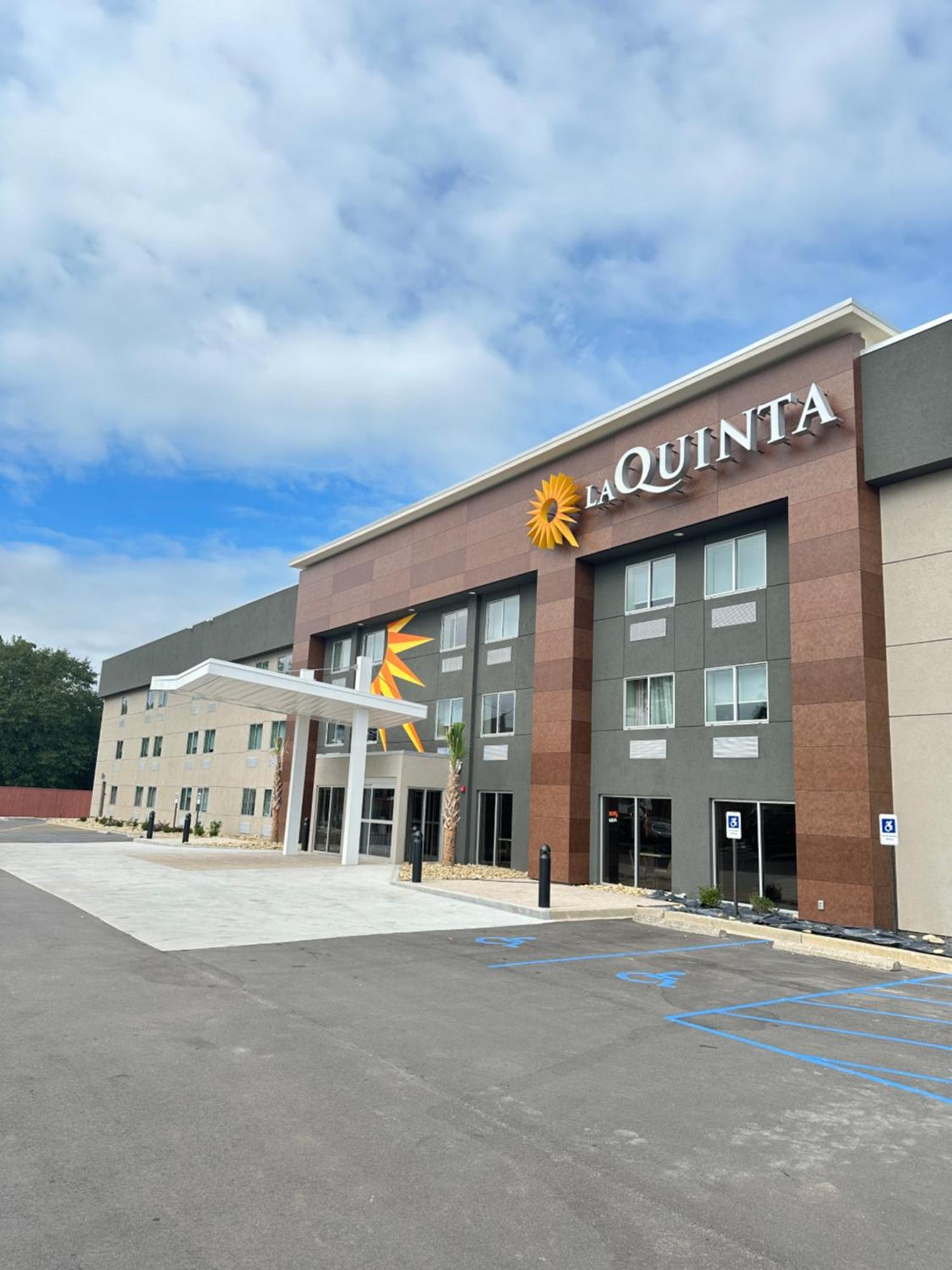 La Quinta Inn By Wyndham Columbia Ne Fort Jackson المظهر الخارجي الصورة
